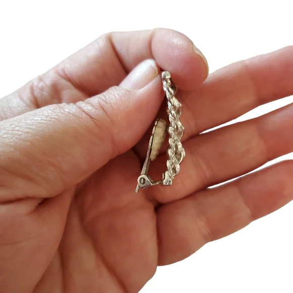 Vintage Sarah Coventry Clip On Earrings - Picture 8 of 10